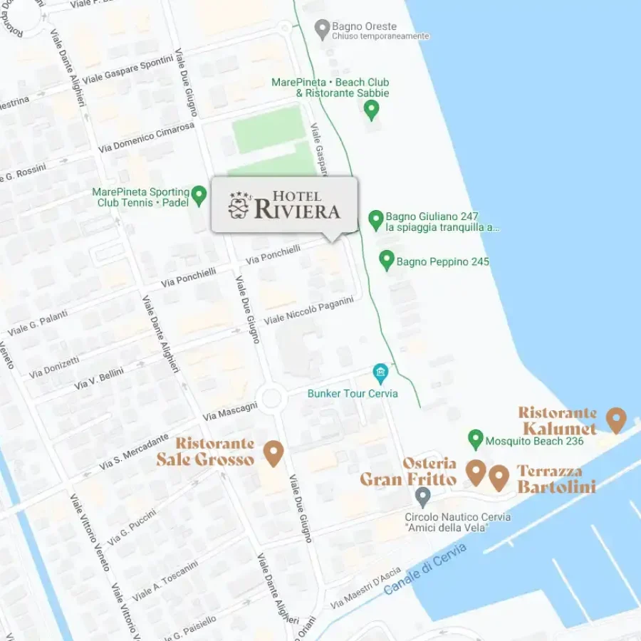 Karte eines Küstengebiets mit dem Hotel Riviera in der Nähe von mehreren Restaurants und einem Hafen in Cervia.